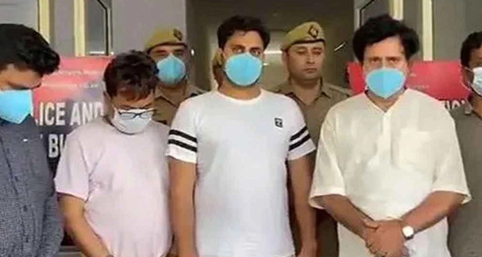 ভুয়া ‘থানা’ খুলে চাঁদাবাজি, গ্রেপ্তার ৬ প্রতারক