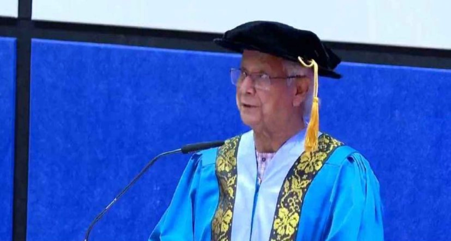 প্রধান উপদেষ্টাকে সম্মানসূচক ডক্টরেট ডিগ্রি প্রদান করল মালয়েশিয়ার জাতীয় বিশ্ববিদ্যালয়