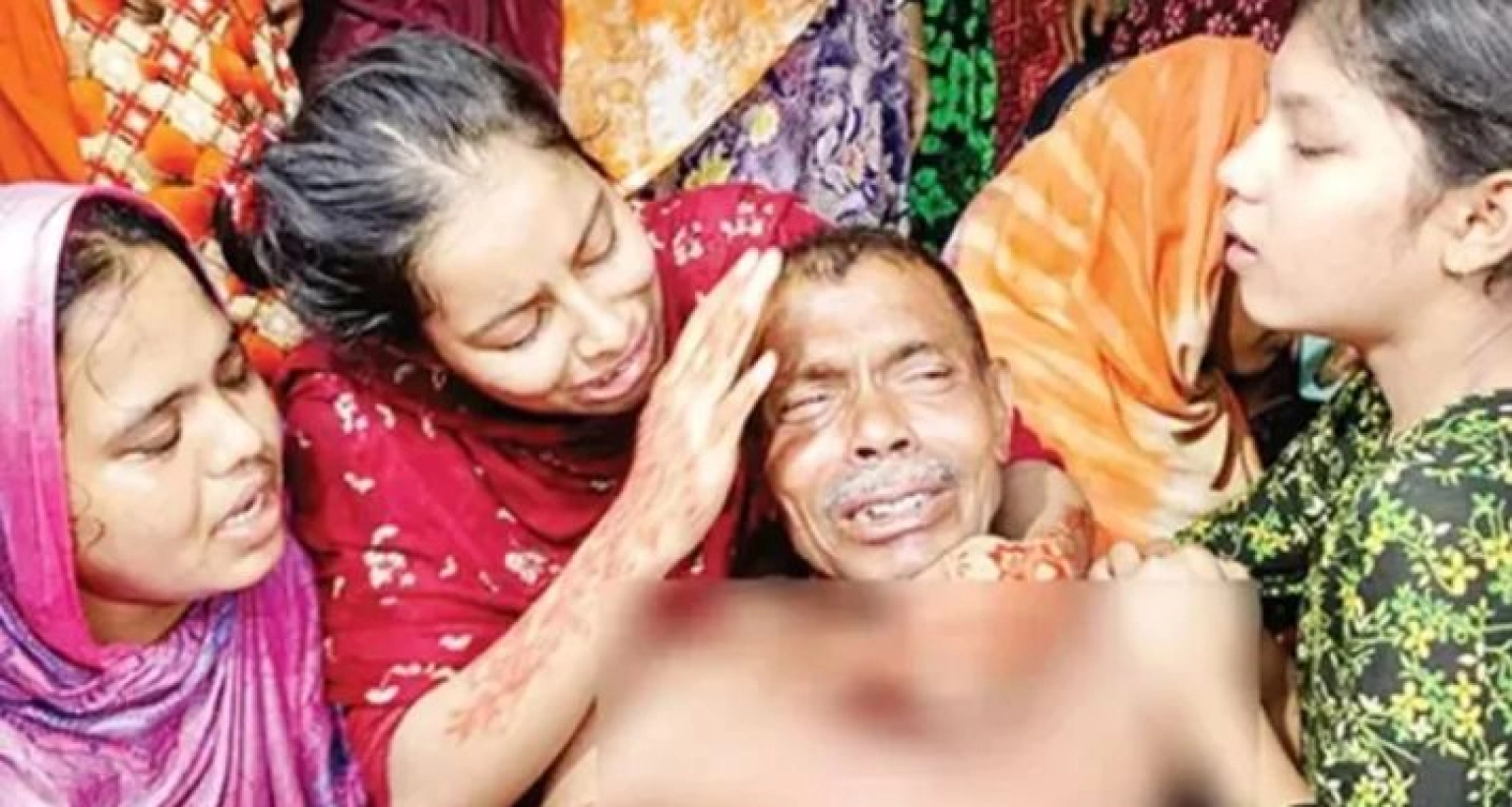 ‘আমাদের চারজনের মরা মুখ যেন বাপের বড় ছেলে ও তার স্ত্রী-সন্তান না দেখে’