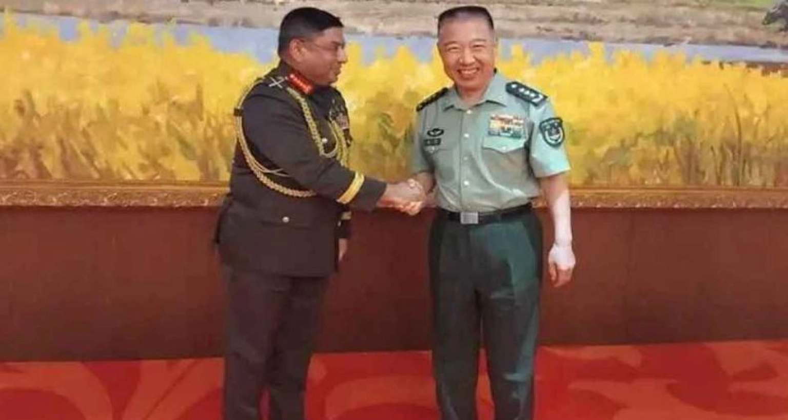 চীন সফর শেষে দেশে ফিরেছেন সেনা প্রধান জেনারেল ওয়াকার-উজ-জামান