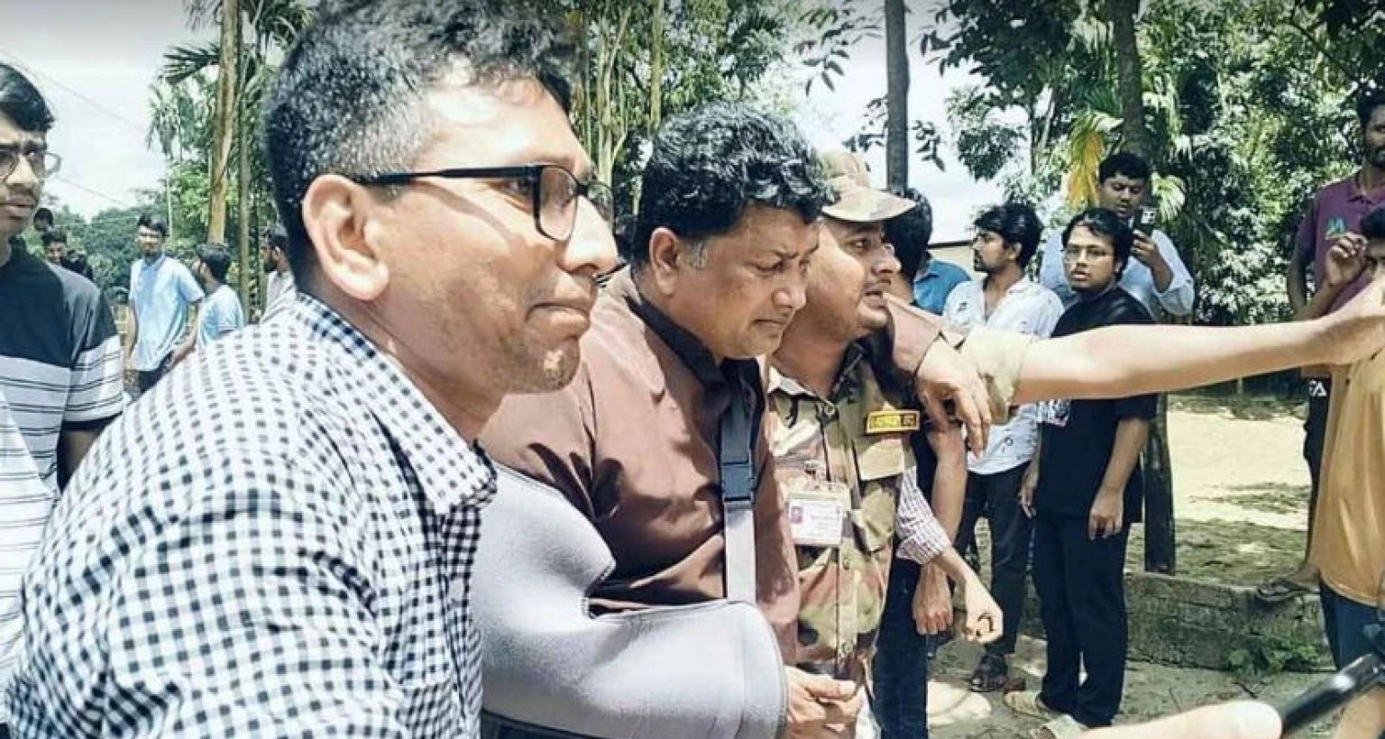 দফায় দফায় সংঘর্ষ, ১৪৪ ধারা জারি