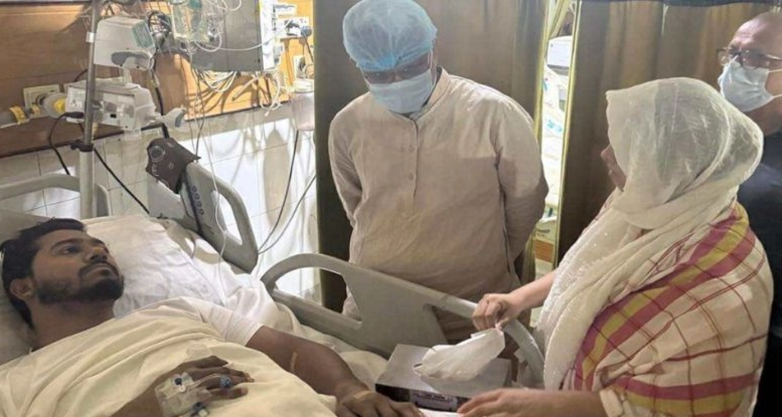 শারীরিক অবস্থার উন্নতি হওয়ায় নুরকে আইসিইউ থেকে কেবিনে নেয়ার সিদ্ধান্ত