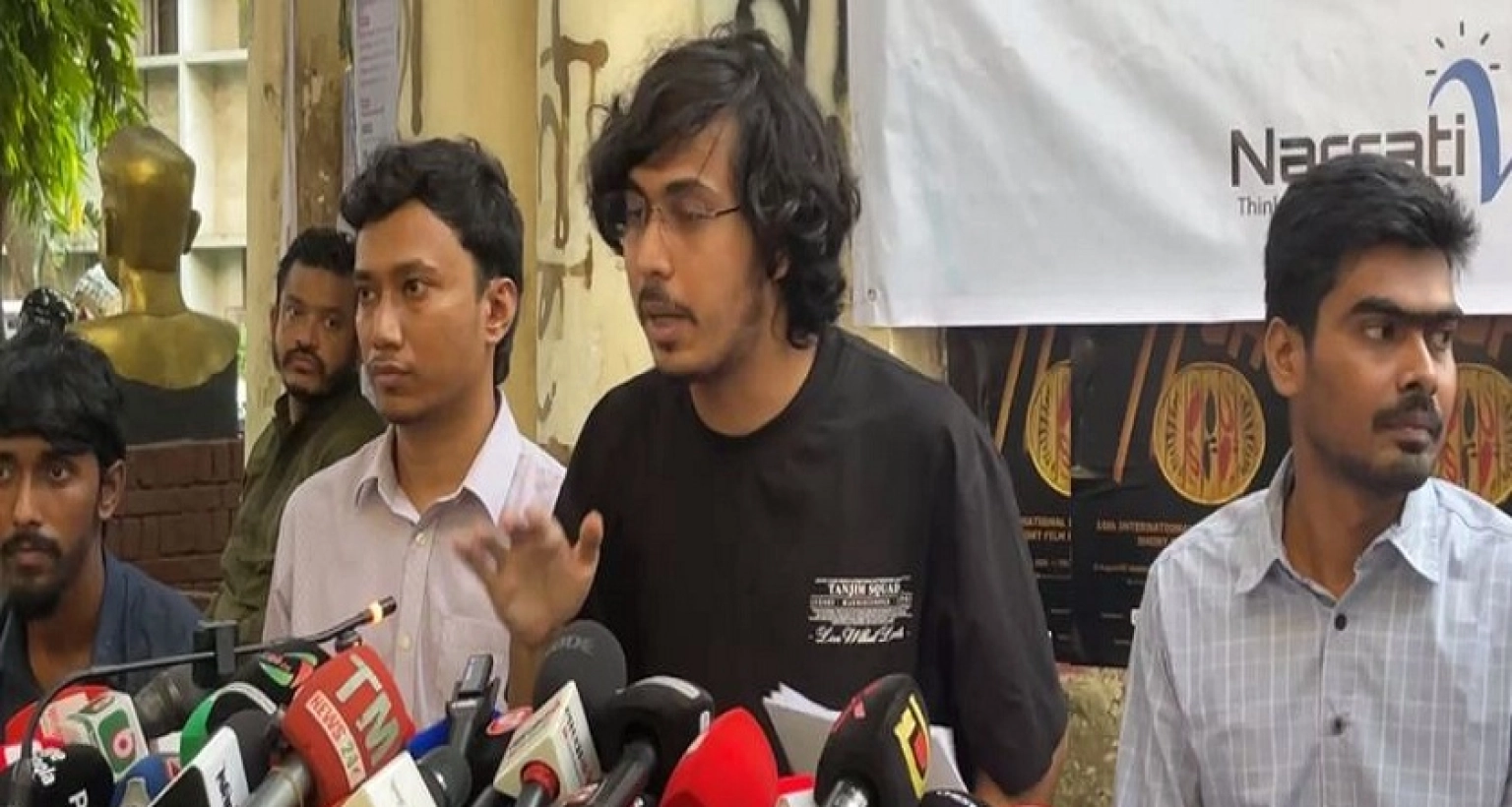 কে এগিয়ে এবারের ডাকসু নির্বাচনে? জরিপে উঠে এলো যে তথ্য