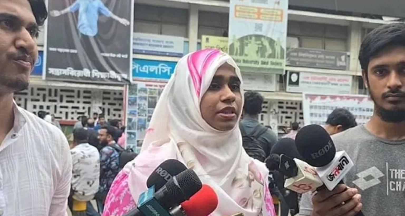 ডাকসু নির্বাচনে কারচুপির অভিযোগ তুলে ভিপি প্রার্থীর ভোট বর্জনের ঘোষণা
