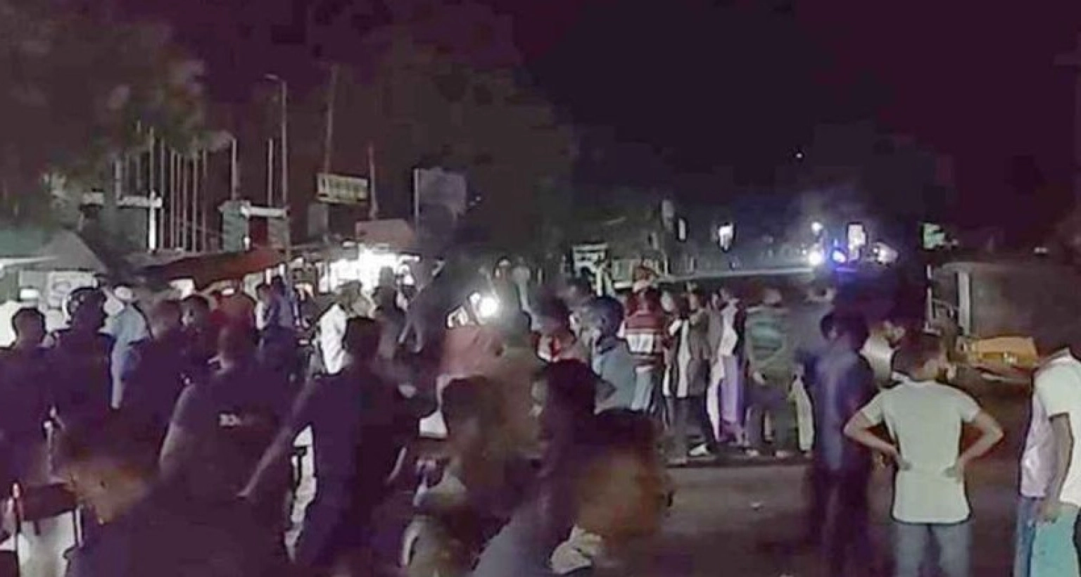 গোপালগঞ্জে ভয়াবহ সংঘর্ষ, আহত ওসিসহ ২০ জন