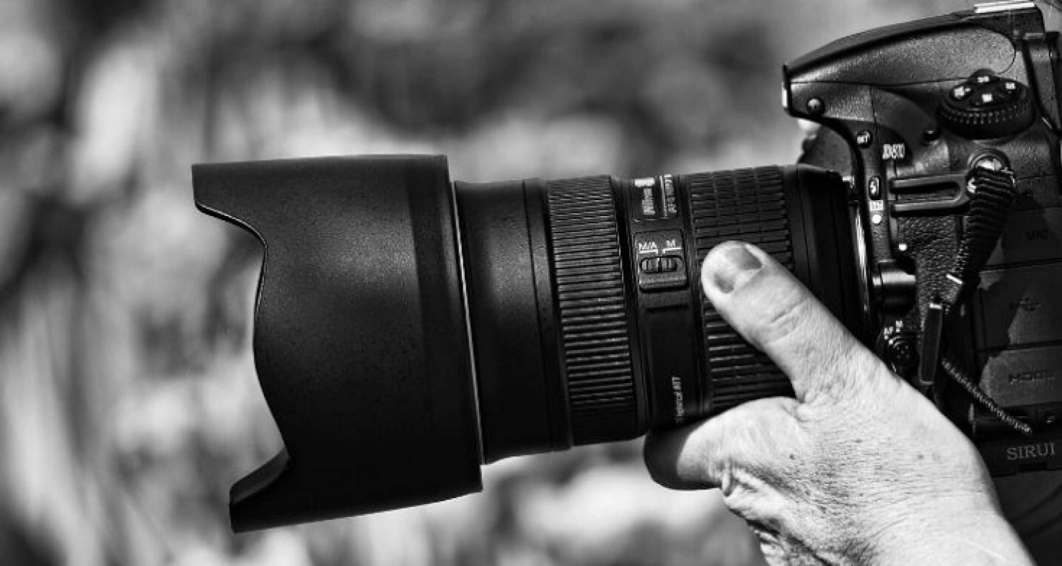 4 Best DSLR Cameras for YouTube Beginners!