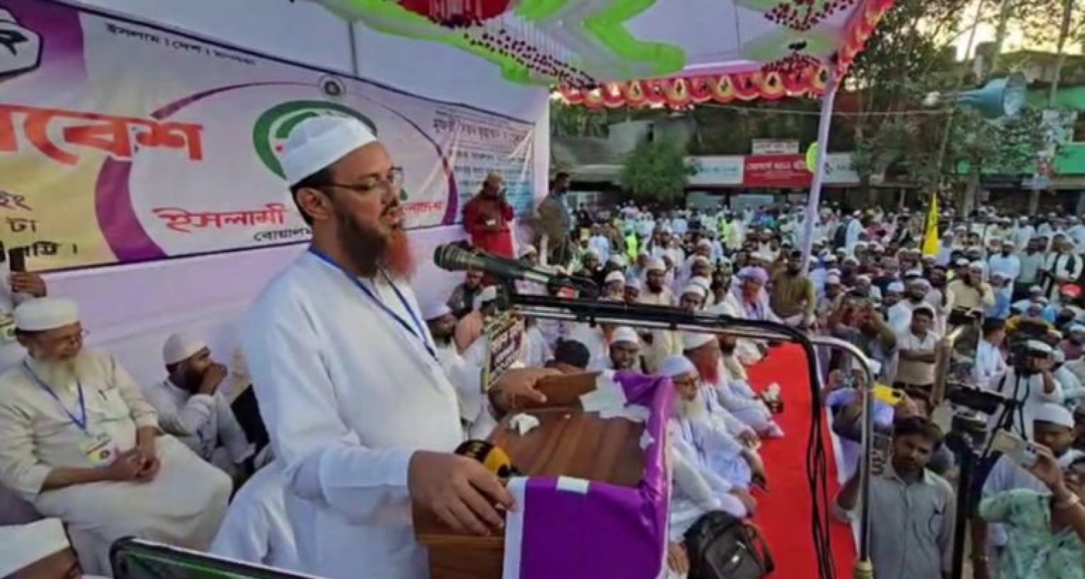 সরকার প্রধান অনেক বড় শিক্ষিত, শান্তিতে পেয়েছেন নোবেল, তবে রাষ্ট্র পরিচালনায় জিরো: ফয়জুল করীম