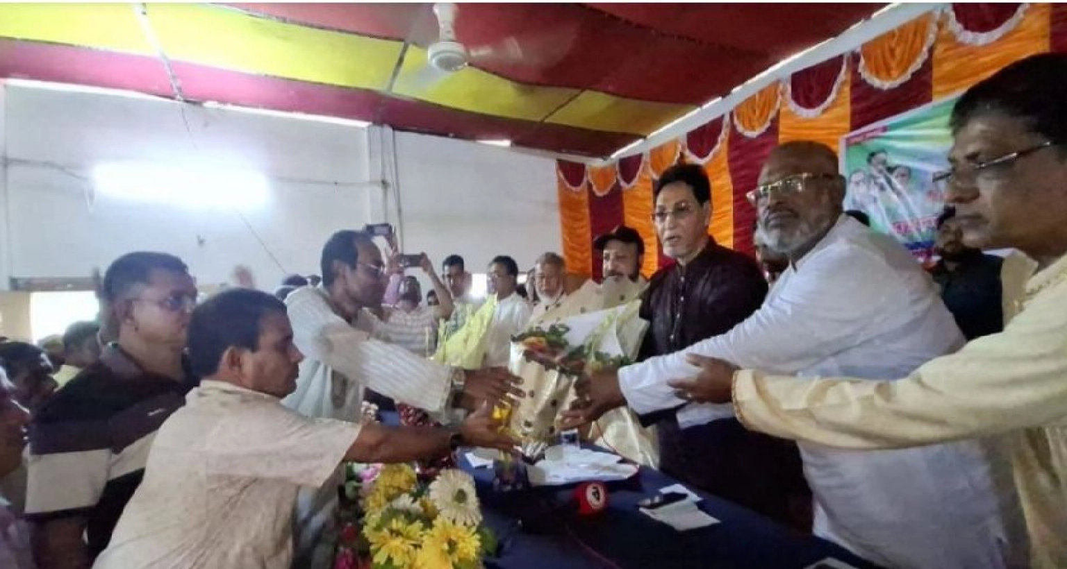 আনুষ্ঠানিকভাবে বিএনপিতে যোগদান ছয় শতাধিক সনাতন ধর্মাবলম্বীর