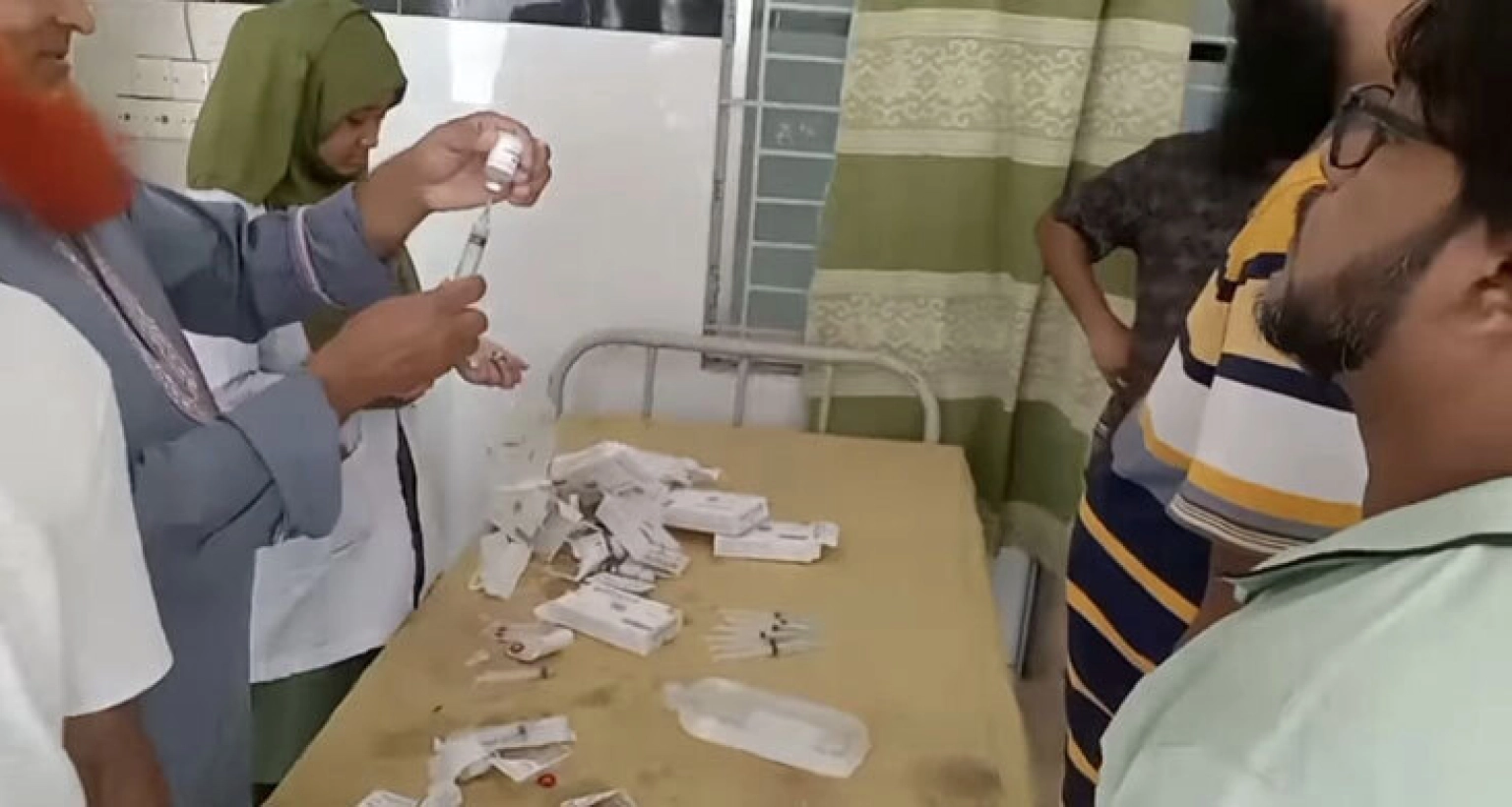 সাপের কামড়, অ্যান্টিভেনম দেওয়ার পরও প্রাণ গেলো কৃষকের