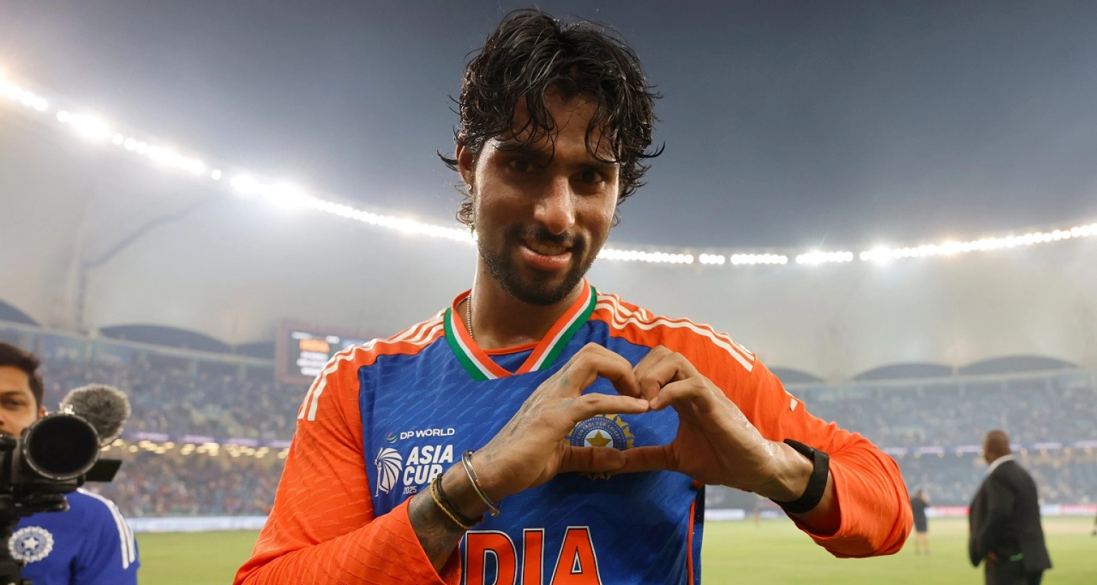 ব্যাট কেনার টাকা না থাকা ইলেকট্রিক মিস্ত্রির ছেলেই ভারতের শিরোপার নায়ক