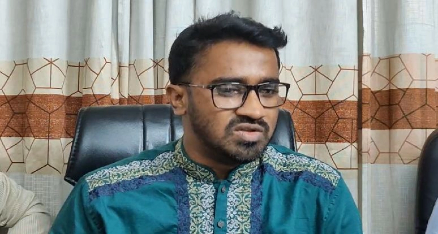 প্রধান উপদেষ্টা চাইলে আ. লীগের প্রধান হিসেবে দায়িত্ব নিতে পারেন : রাশেদ খান