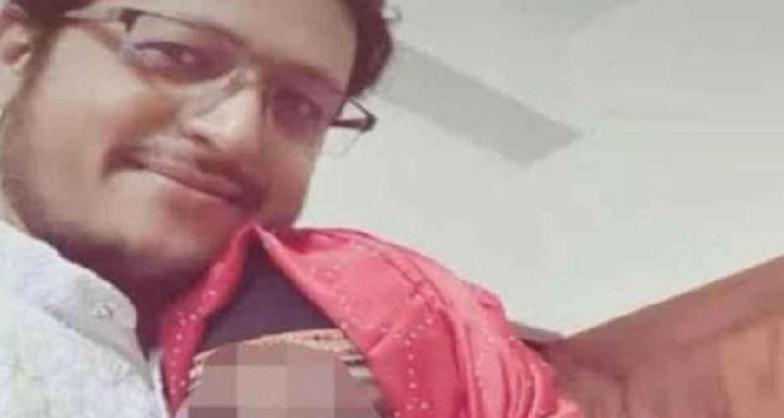 দশম শ্রেণির শিক্ষার্থীকে নিয়ে উধাও স্কুলশিক্ষক, ভাইরাল সন্তানের ফেসবুক পোস্ট!
