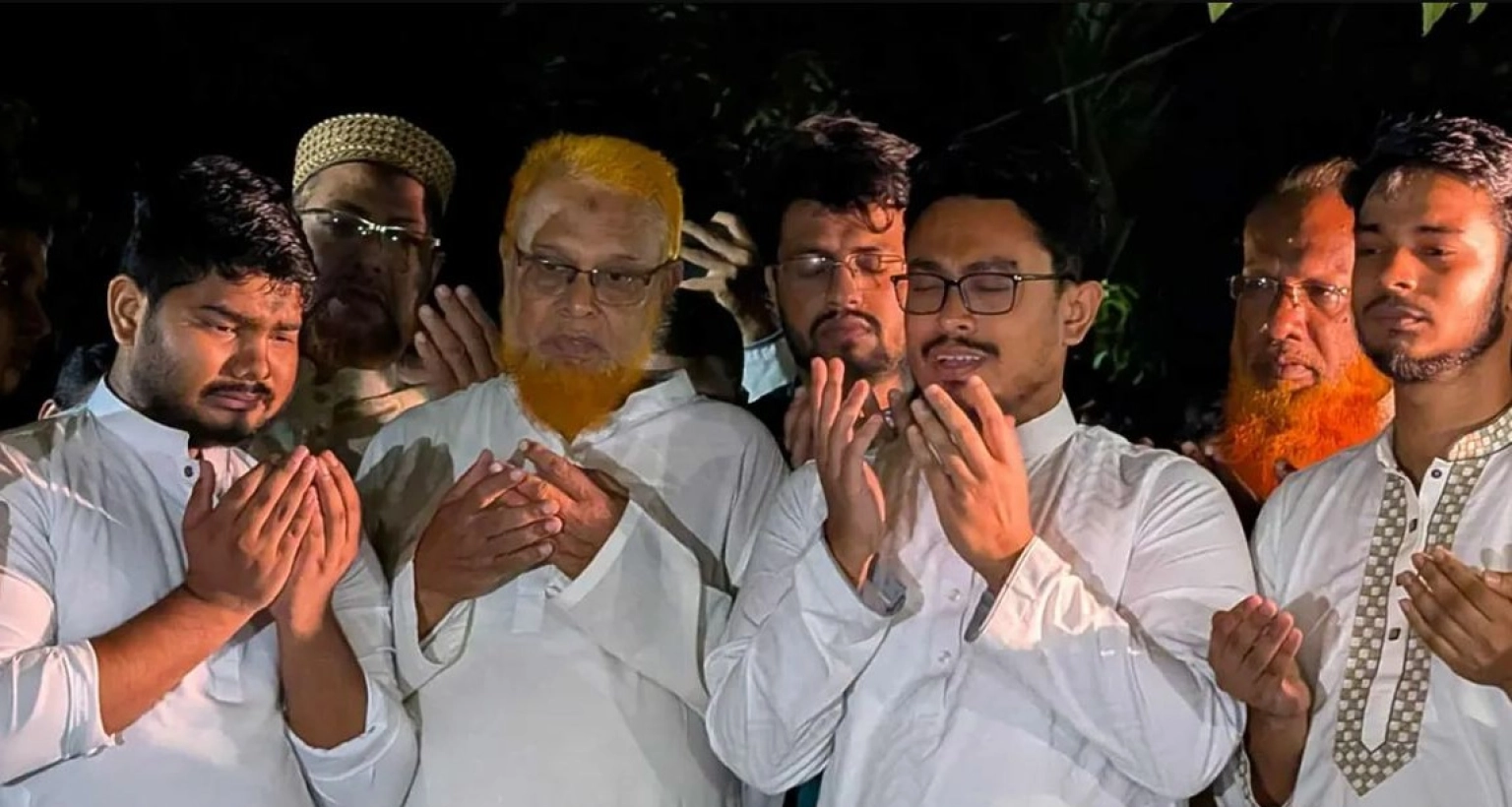 আবরার ফাহাদের কবর জিয়ারত ডাকসু ভিপির