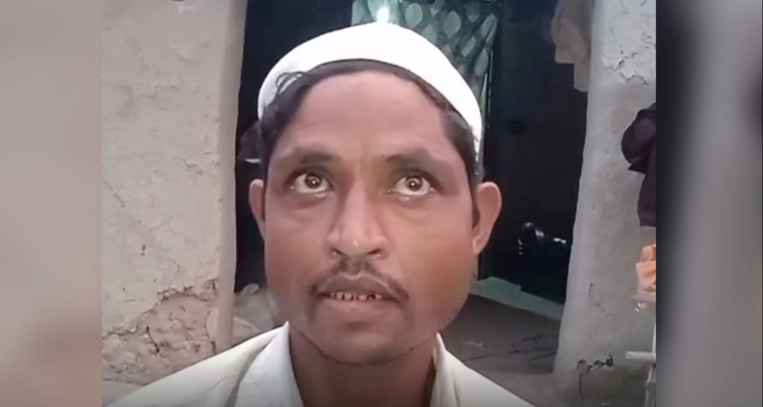 রাতে সাপ হয়ে কামড়ানোর চেষ্টা করে স্ত্রী, স্বামীর অদ্ভুত অভিযোগ