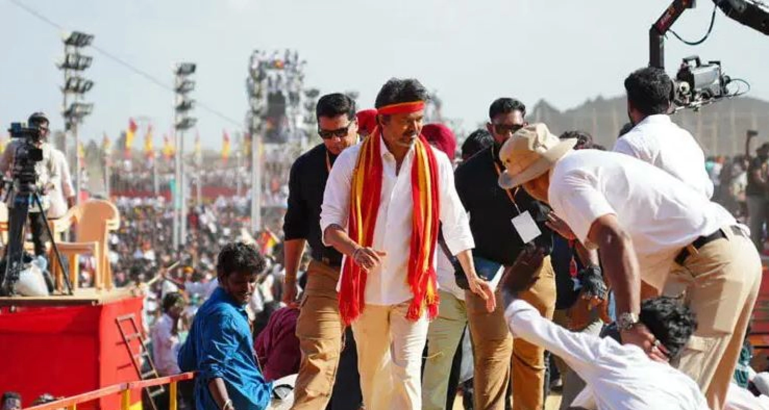৪১ জনের মৃত্যু, ঘিরে ফেলা হয়েছে অভিনেতার বাড়ি