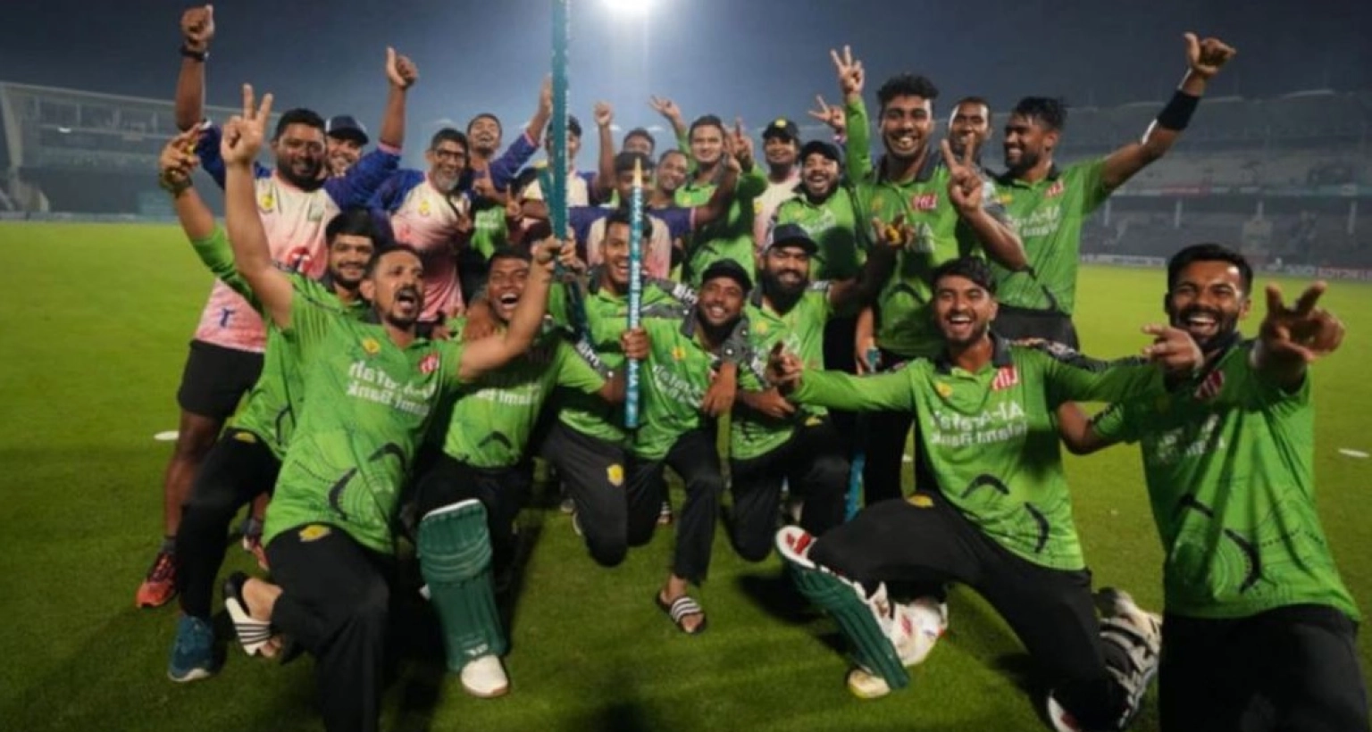নাসির হোসেনের অলরাউন্ড নৈপুণ্যে চ্যাম্পিয়ন রংপুর