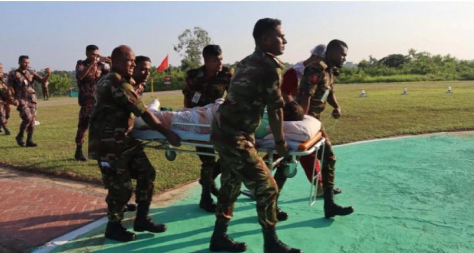 স্থলমাইন বিস্ফোরণে আহত বিজিবি সদস্যকে ঢাকায় আনা হলো হেলিকপ্টারে