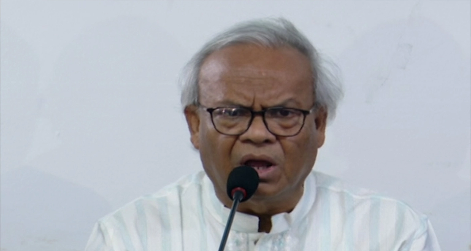 উপদেষ্টাদের কল রেকর্ড অন্য কারও কাছে থাকা বেআইনি ও ব্ল্যাকমেইলিং: রিজভী