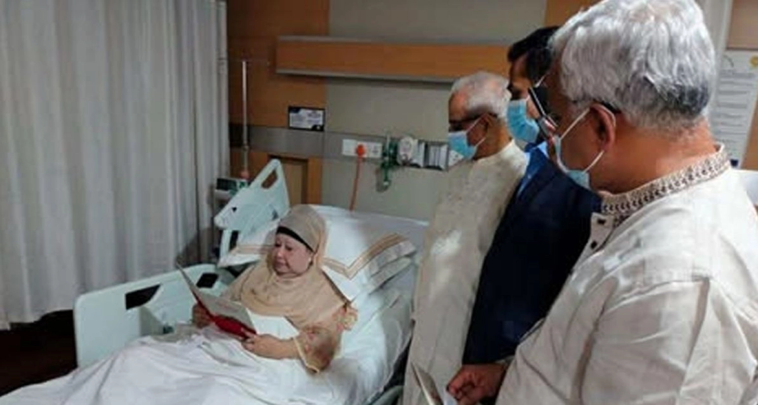 খালেদা জিয়া এবং তারেক রহমানকে আনুষ্ঠানিকভাবে আমন্ত্রণ