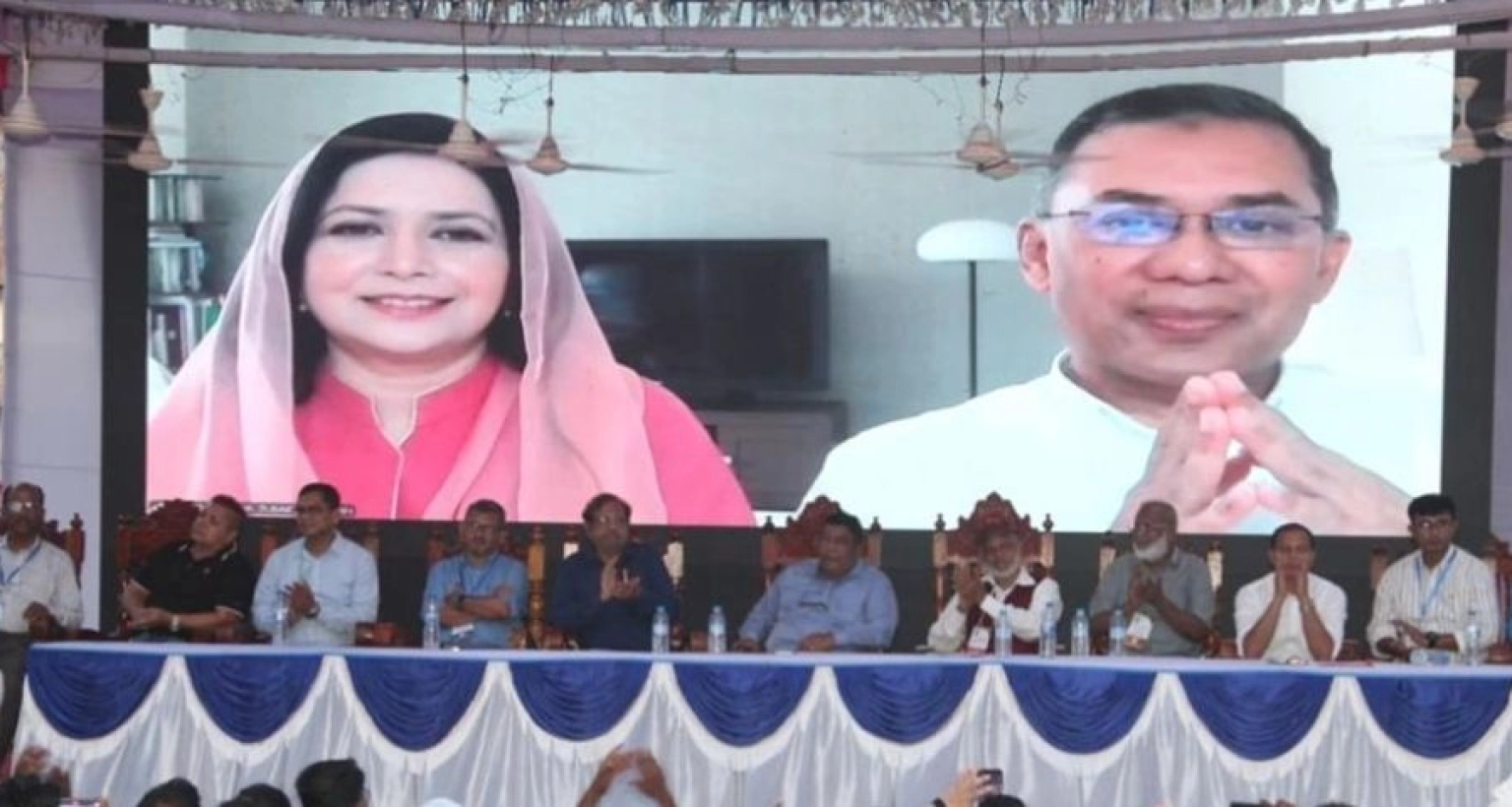 সবাইকে জনগণের সেবক ও আস্থা বিশ্বাসের প্রতীক হিসেবে গড়ে ওঠার আহ্বান তারেক রহমানের