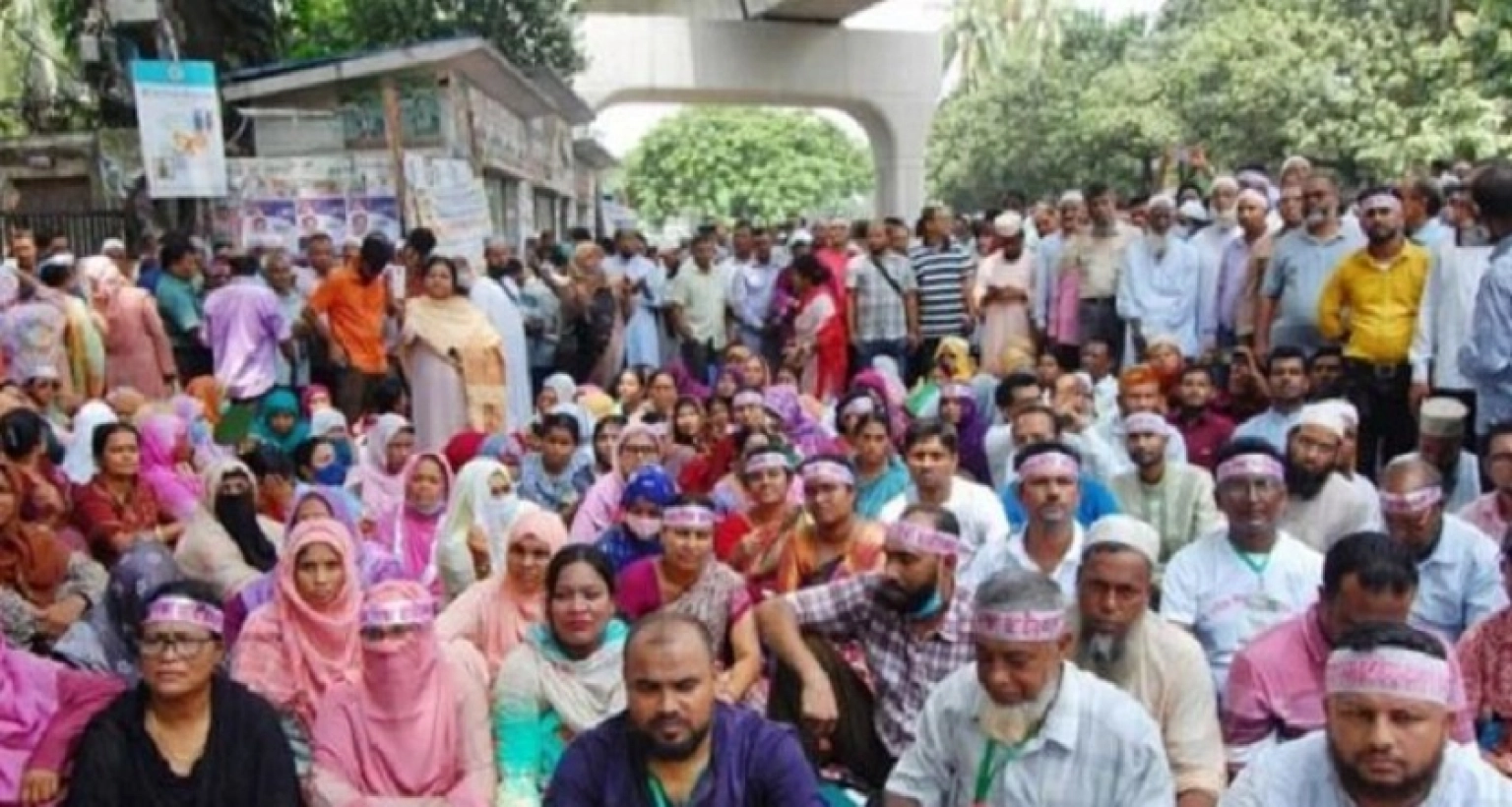 টাকা বাড়িয়ে সরকারের প্রজ্ঞাপন জারি, এবার সিদ্ধান্ত আন্দোলনরত শিক্ষকদের