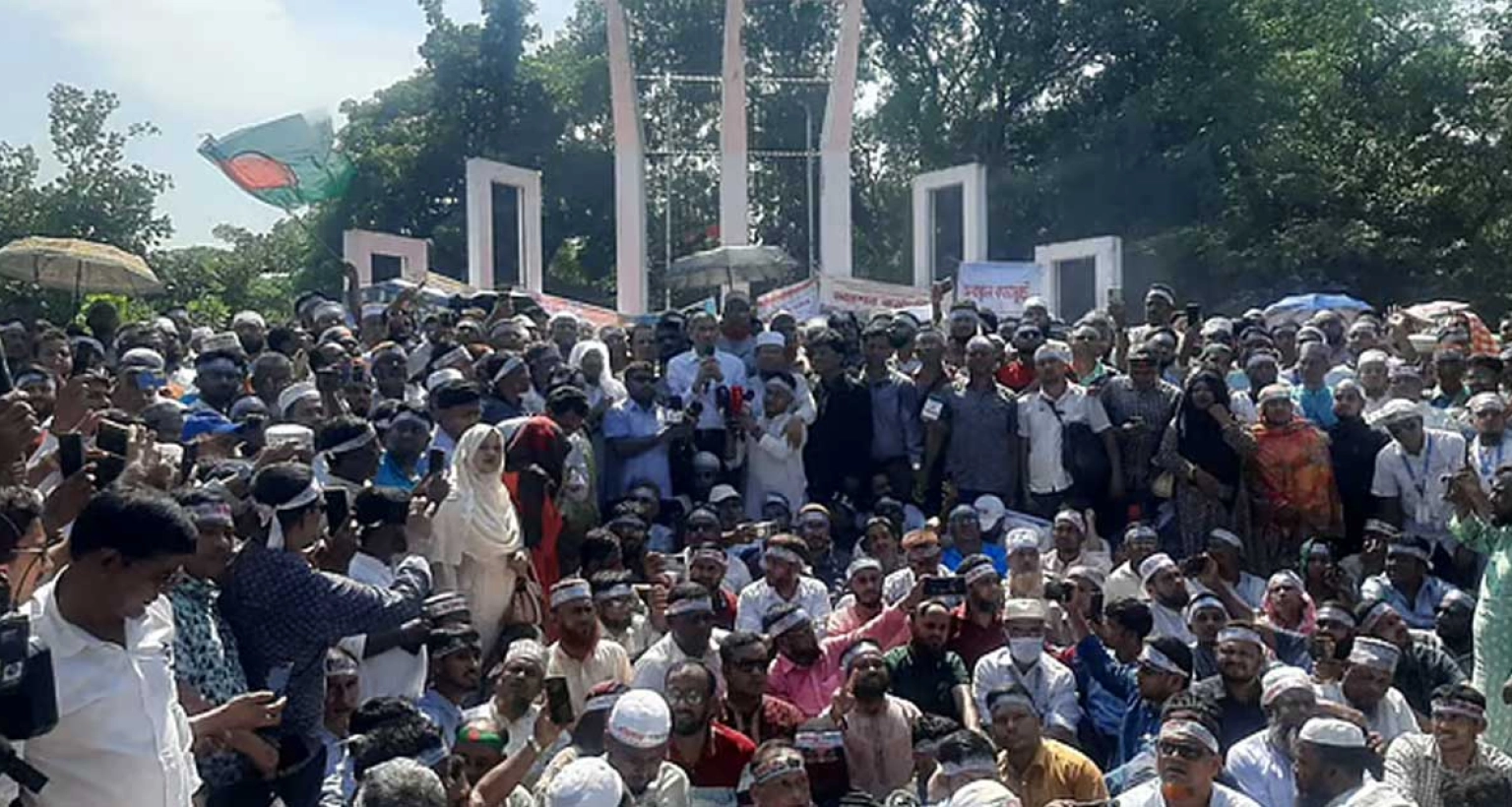 বাড়িভাড়া বাড়ানোয় ‘সন্তুষ্ট’ শিক্ষকরা, ফিরে যাবেন ক্লাসে