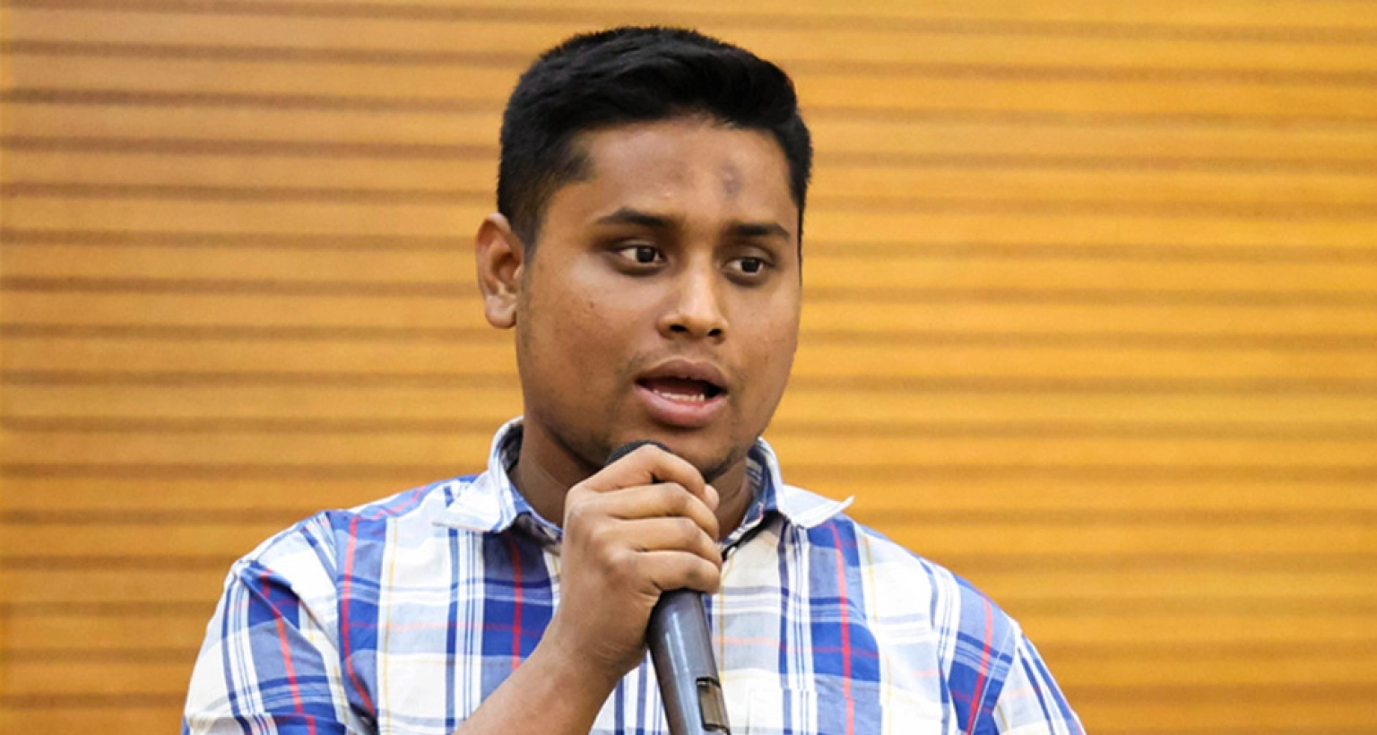 বিমান মাইলস্টোন স্কুলে না পড়ে সচিবালয়ে পড়া উচিত ছিল: হাসনাত আব্দুল্লাহ  বিমান মাইলস্টোন স্কুলে না পড়ে সচিবালয়ে পড়া উচিত ছিল: হাসনাত আব্দুল্লাহ