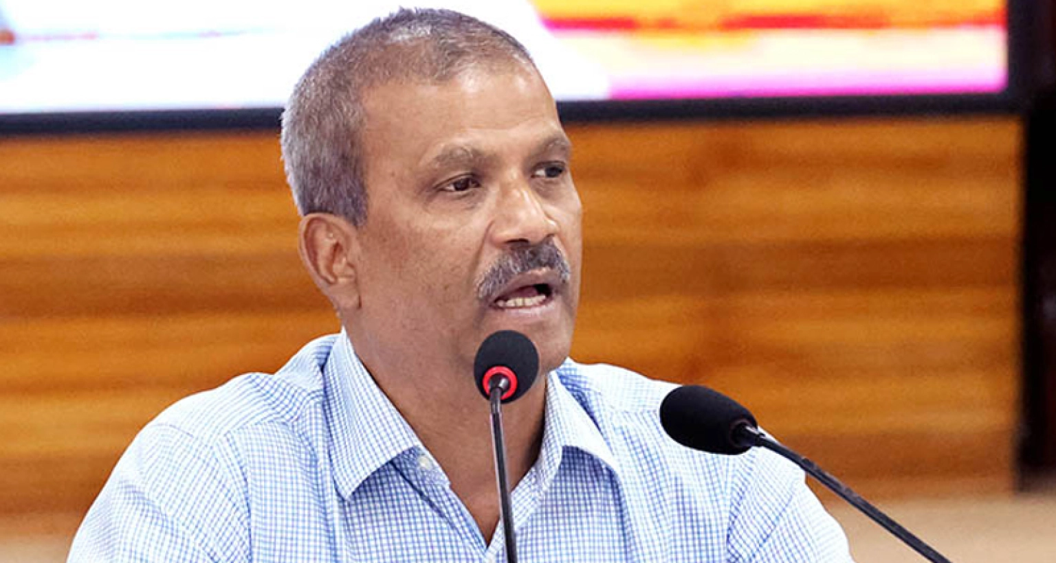 আমরা কীভাবে কী করব, বুঝতে পারছি না: আইন উপদেষ্টা  আমরা কীভাবে কী করব, বুঝতে পারছি না: আইন উপদেষ্টা