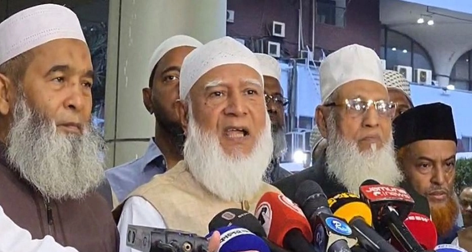 ১৫ দিনের বিদেশ সফর শেষে দেশে ফিরছেন জামায়াত আমির ডা: শফিকুর রহমান