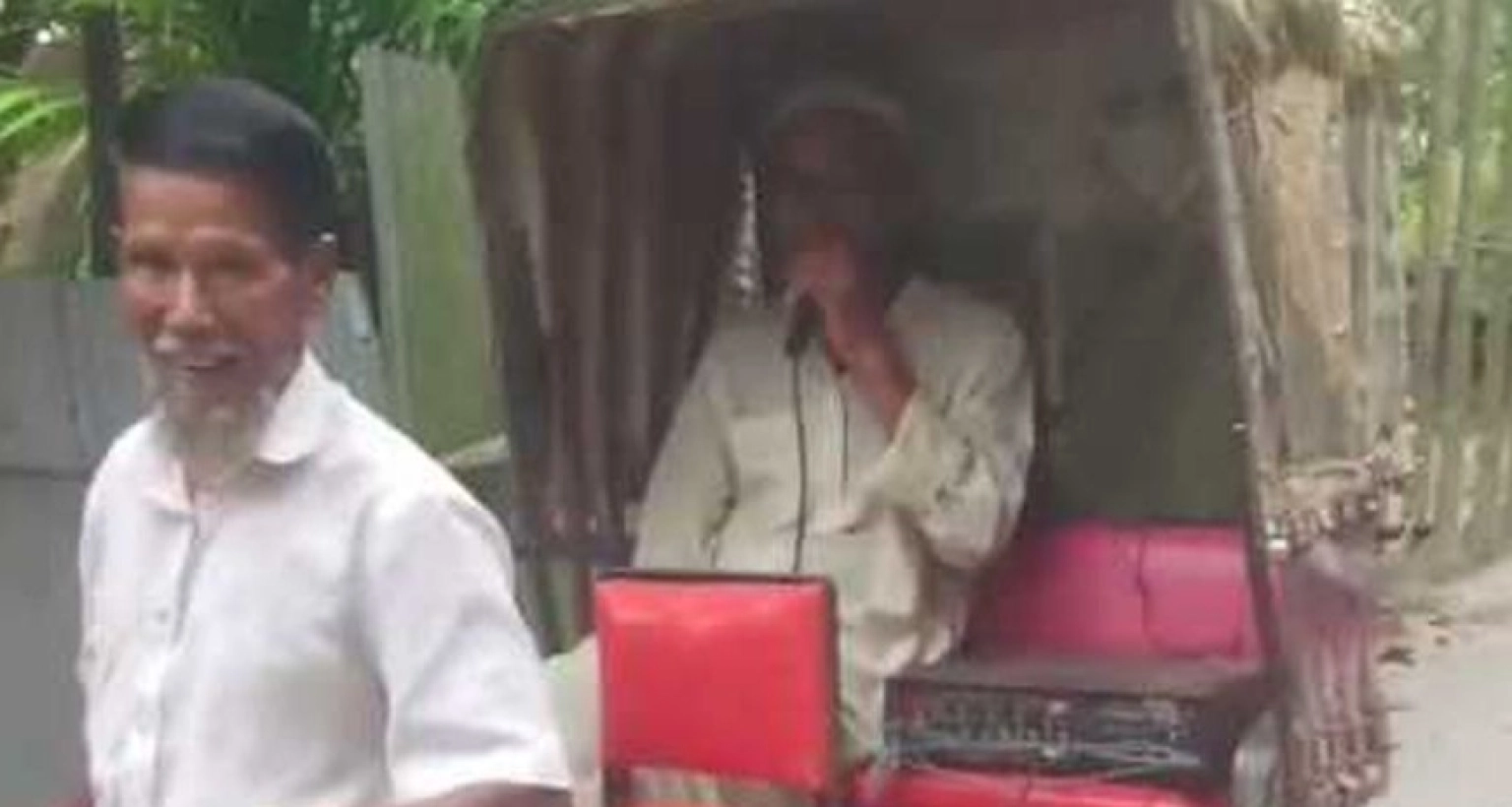 জুমার নামাজের পর ছোট ভাইয়ের সঙ্গে মারামারি করা হবে, বড় ভাইয়ের মাইকিং!