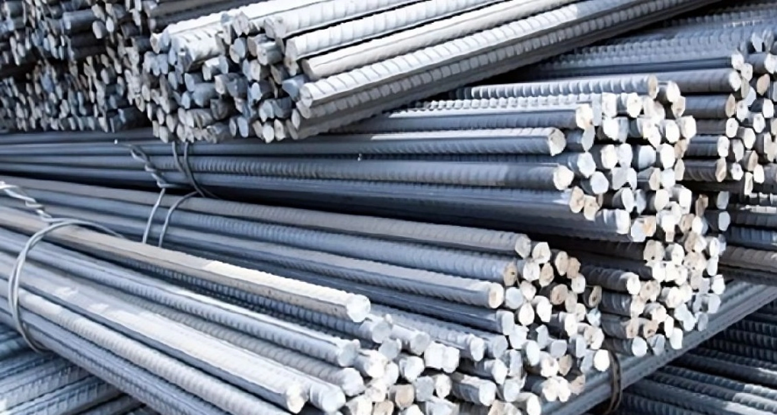 এবার বড় পতনের মুখে আকরিক লোহার দাম!