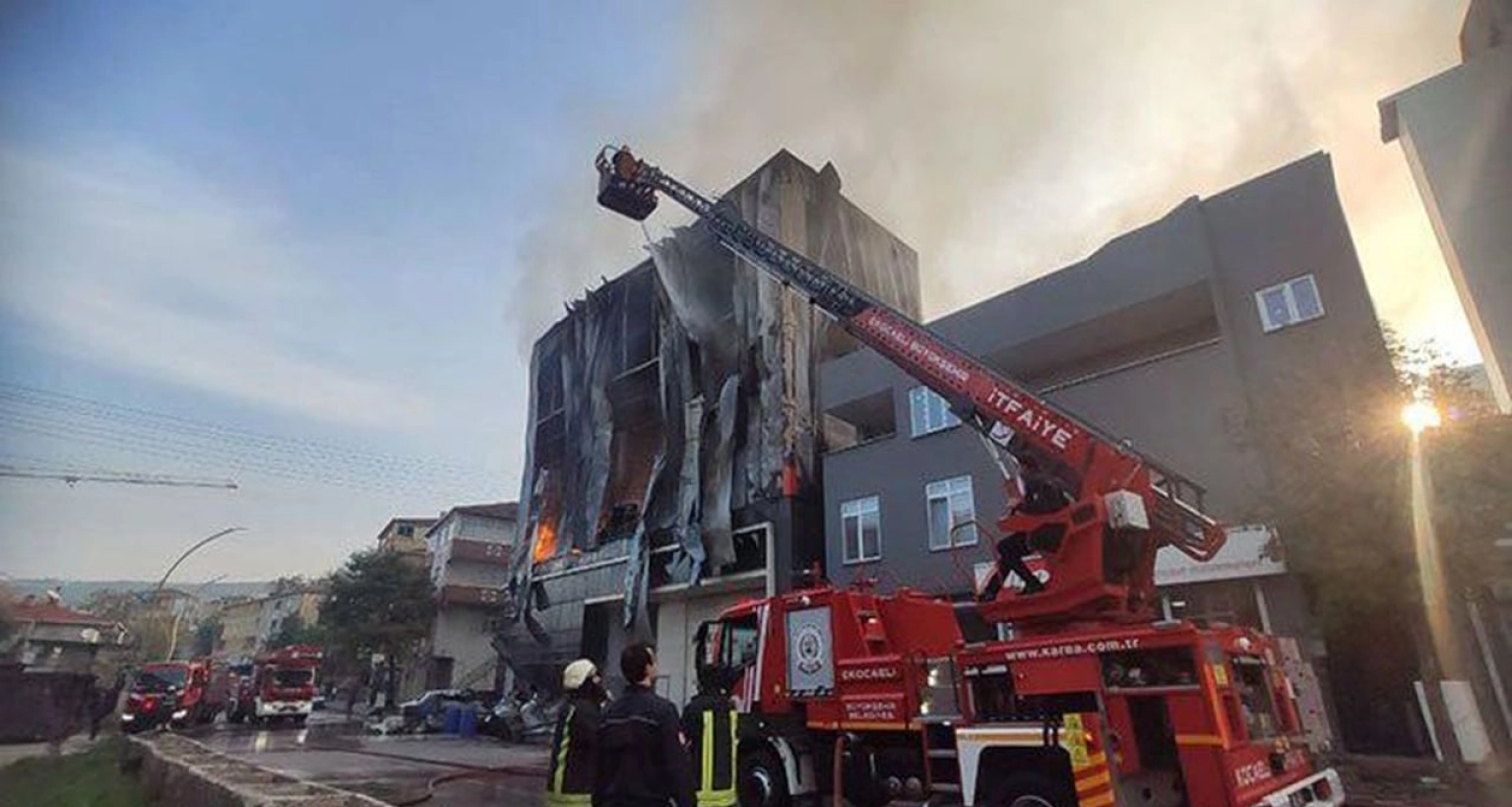 পারফিউম গুদামে ভয়াবহ অগ্নিকাণ্ডে নিহত ৬