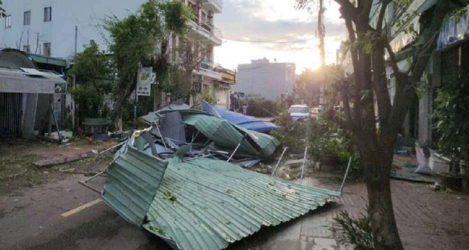 ধুলোয় মিশে গেছে ৫৭টি বাড়ি, শহরজুড়ে নেমে এসেছে চরম বিপর্যয়, নিহত ৫