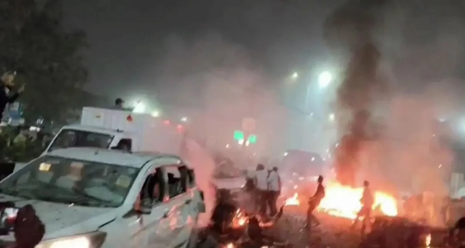 দিল্লির মেট্রো স্টেশনের কাছে ভয়াবহ বিস্ফোরণ, নিহত ১৩