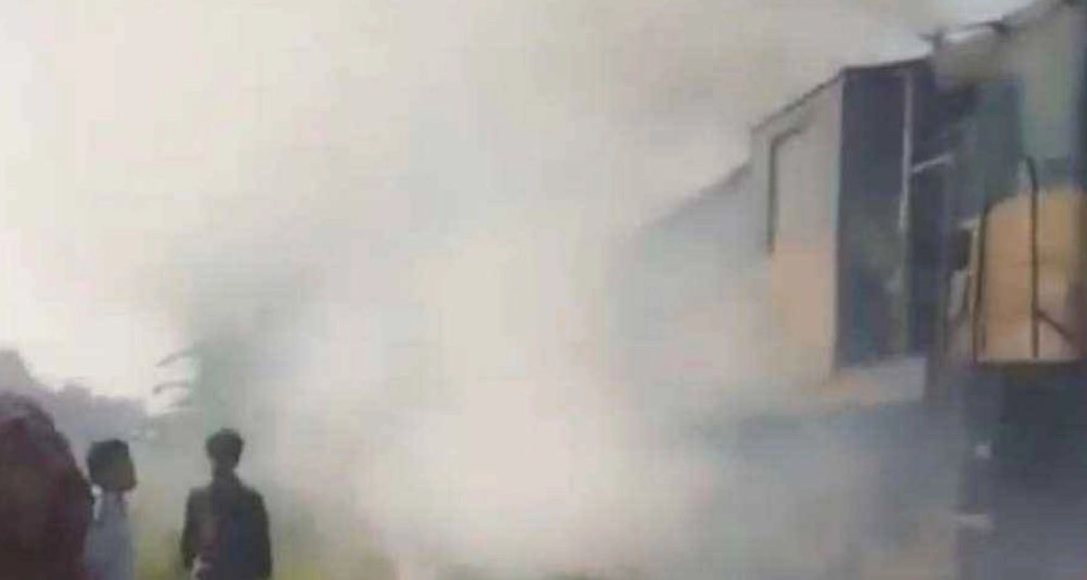 ট্রেনের ইঞ্জিনে আগুন, জানুন সর্বশেষ অবস্থা