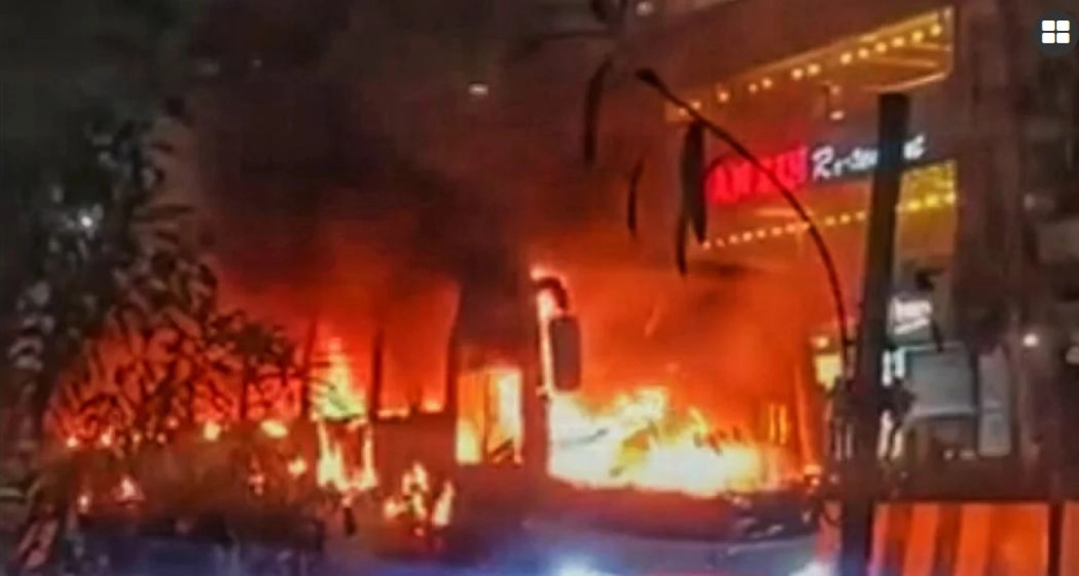 এবার চলন্ত বাসে আগুন