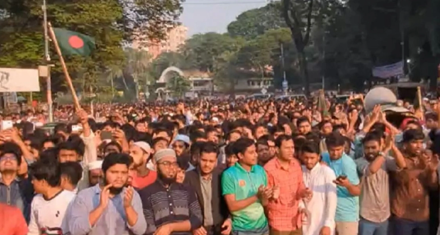 নিষিদ্ধ আ.লীগ ঠেকাতে মাঠে অবস্থান নিয়েছে জামায়াত-শিবির