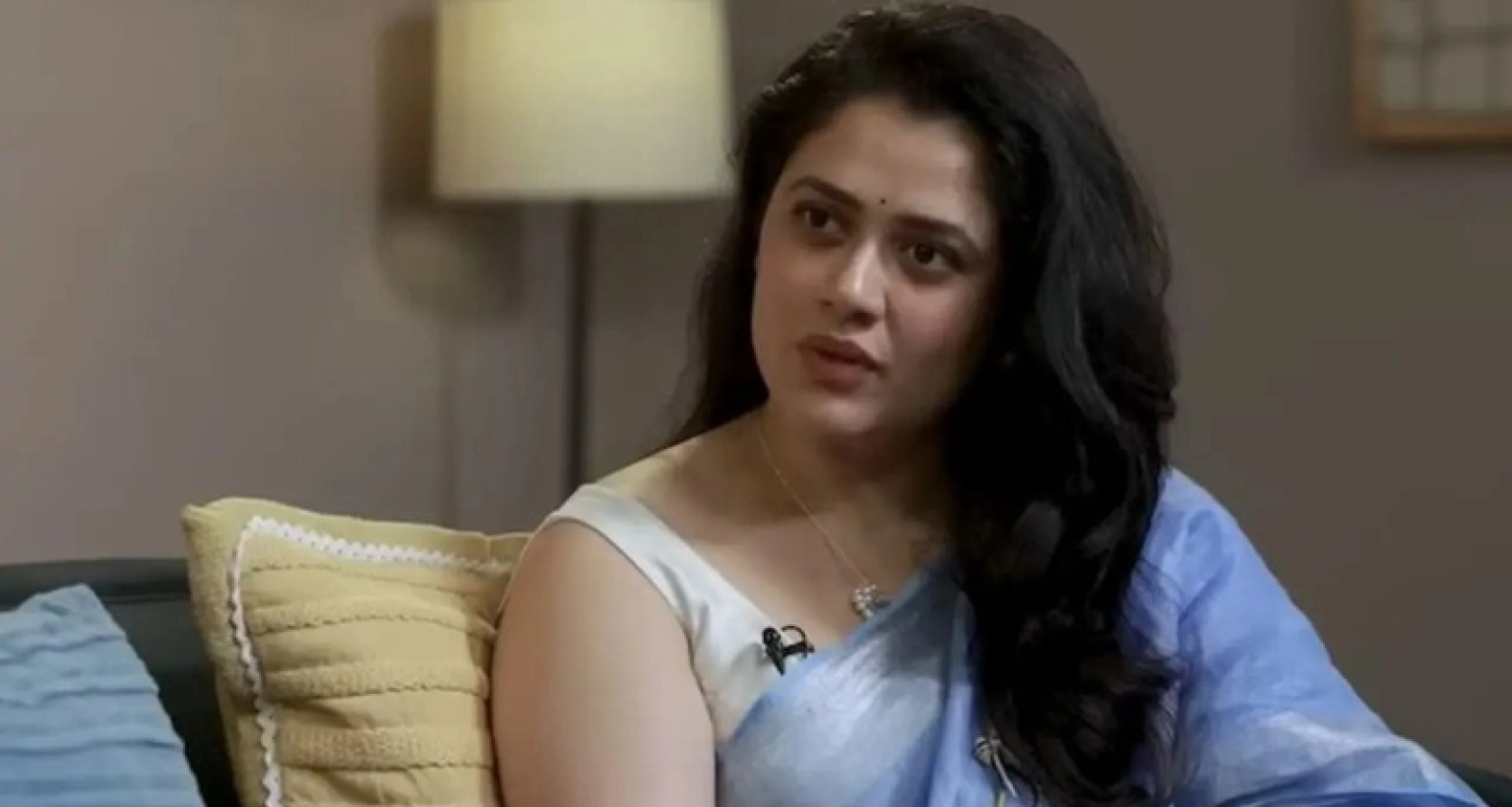 সোশ্যাল মিডিয়ায় ভাইরাল হওয়া সেই নারী সম্পর্কে যা জানা গেল