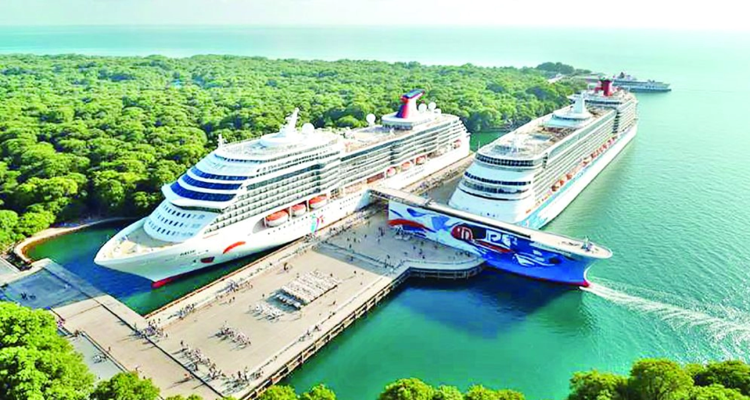 হোটেলে জায়গা নেই, জাহাজে থাকছেন অতিথিরা