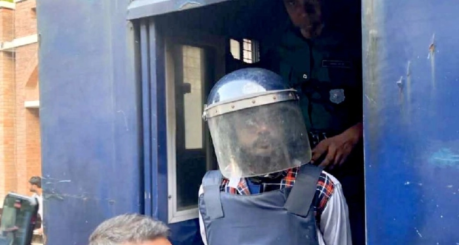 জামিন পেলেন হিরো আলম 