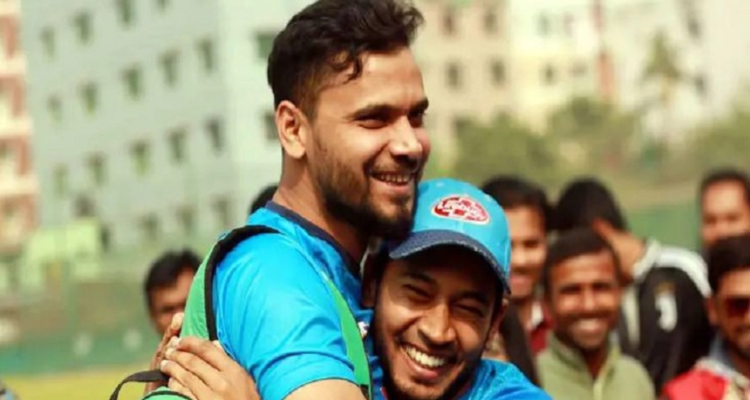 ক্রিকেট ইতিহাসে নতুন অধ্যায় লিখলেন মুশফিকুর, শুভকামনা ‘বান্টু দা’— লিখলেন মাশরাফি