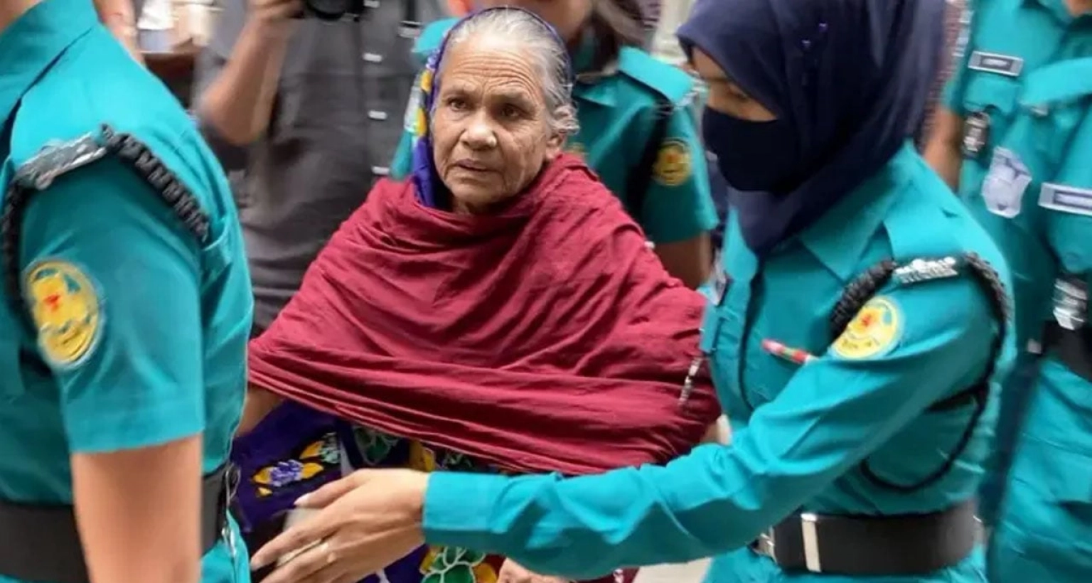 জামিন হয়নি শুনে ভারতে অঝোরে কাঁদলেন সখিনার মেয়ে