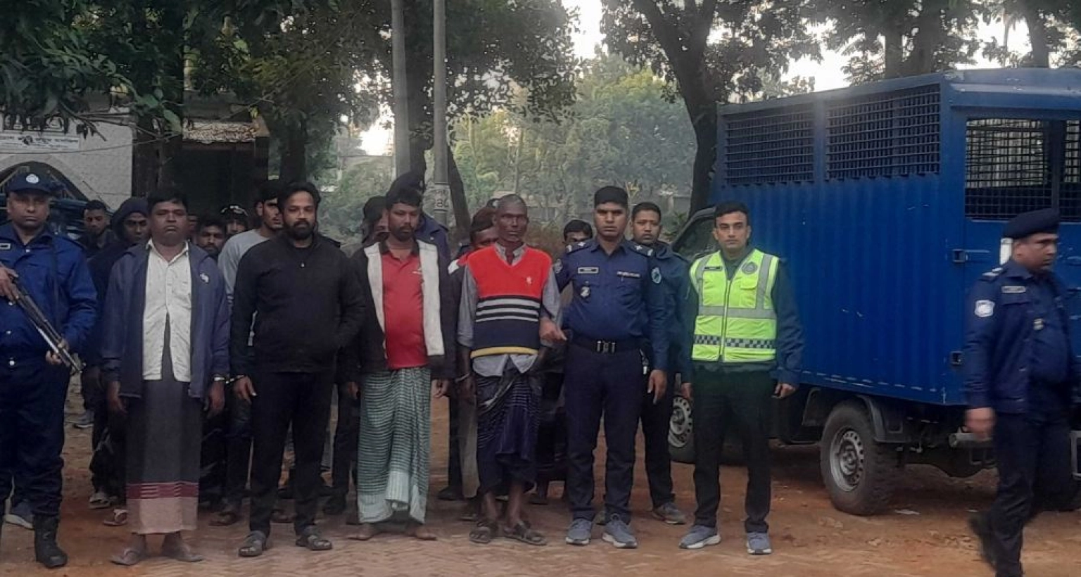 নির্বাচনকে সামনে রেখে ‘অপারেশন ফার্স্ট লাইট’, গ্রেফতার ৬৩