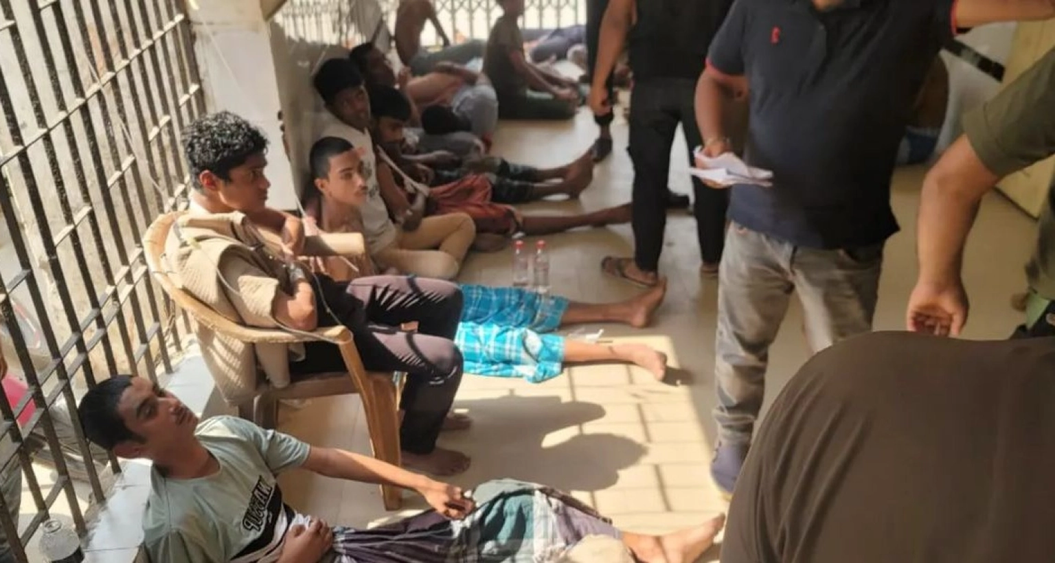 ভূমিকম্পে পদদলিত হয়ে টঙ্গী হাসপাতালে শতাধিক মানুষ