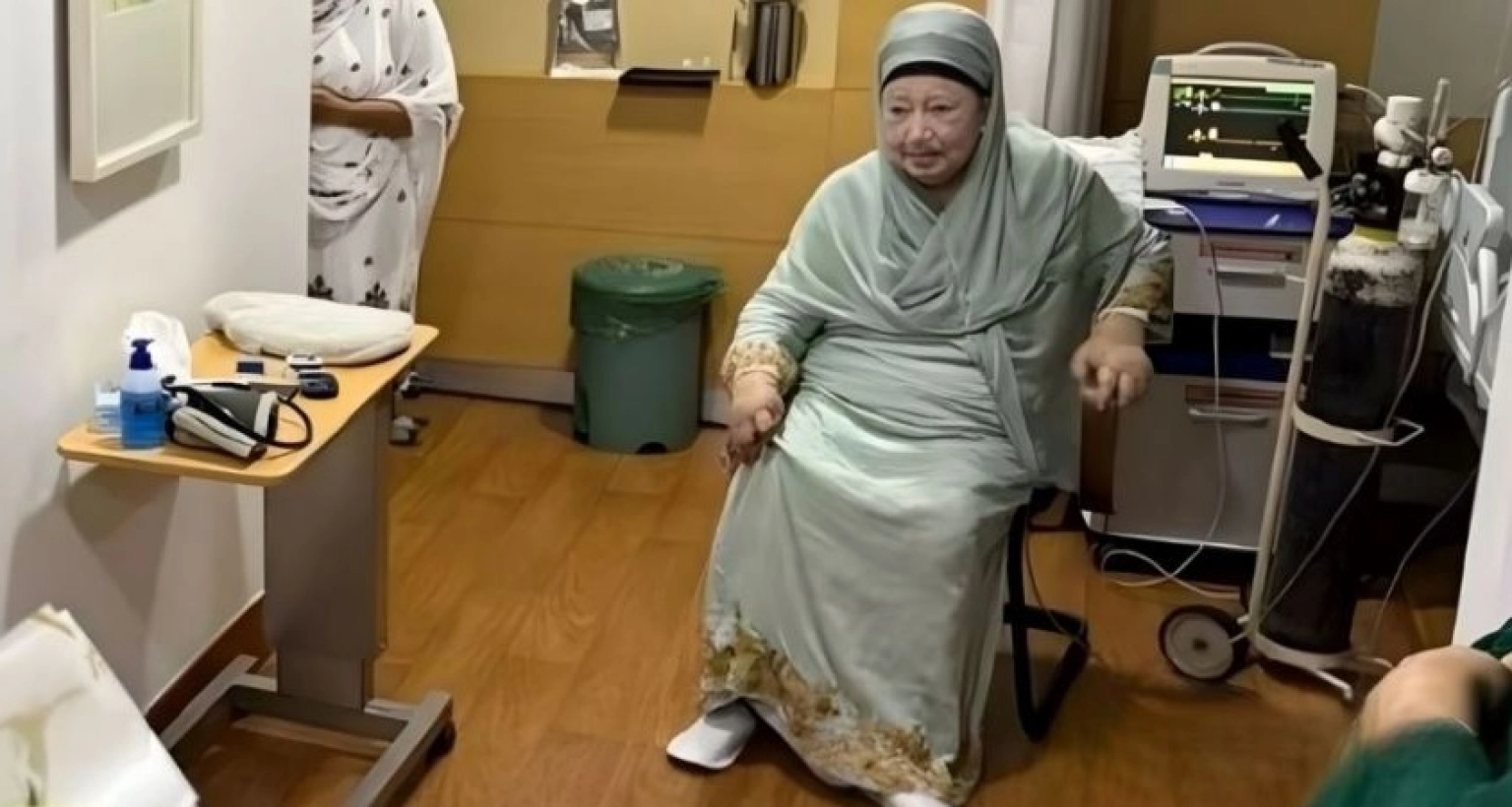 নিজের সুস্থতার জন্য দেশবাসীর কাছে দোয়া চেয়েছেন খালেদা জিয়া