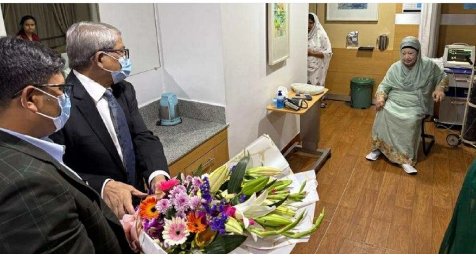 খালেদা জিয়ার জন্য যে উপহার পাঠালেন ভুটানের প্রধানমন্ত্রী