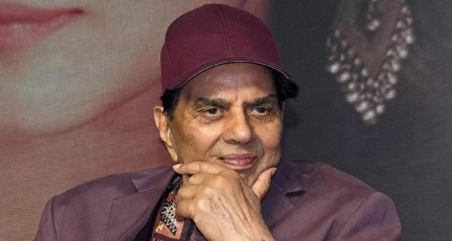 মারা গেছেন বলিউড অভিনেতা ধর্মেন্দ্র