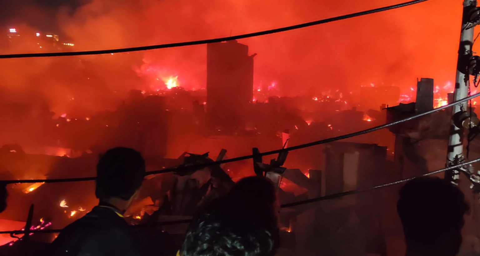 কড়াইল বস্তির আগুনে কতগুলো ঘর-বাড়ি পুড়েছে জানালো ফায়ার সার্ভিস