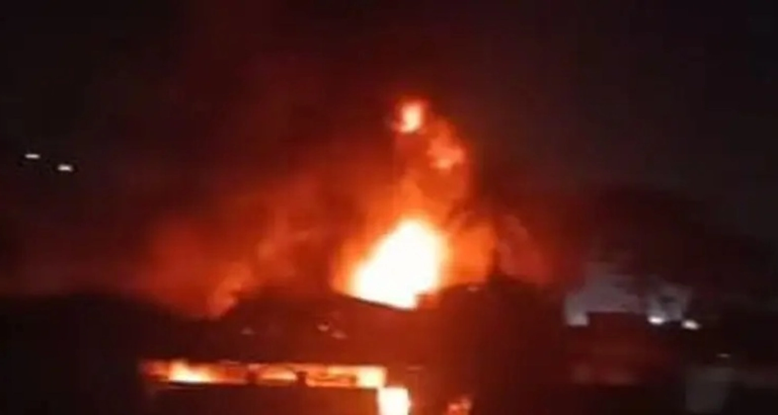 পোশাক কারখানার গোডাউনে আগুন