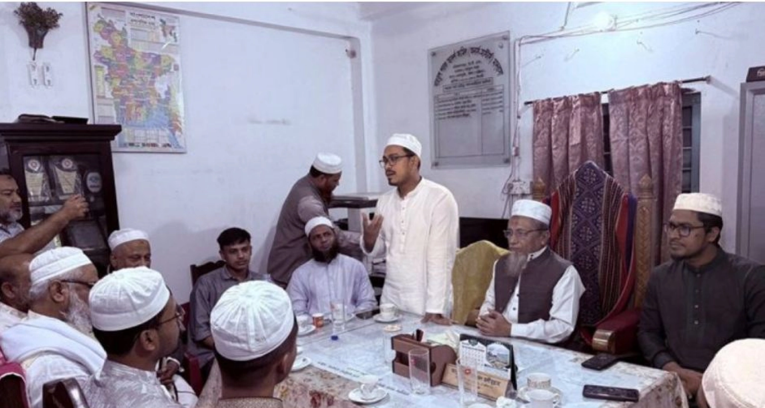 ডাকসুর ভিপি হওয়ার পর প্রথমবার নিজের শিক্ষাপ্রতিষ্ঠানে সাদিক কায়েম